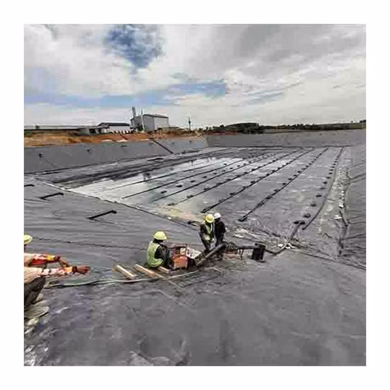 Geomembrana impermeabile liscia bianca nera verde blu HDPE LLDPE da 0,3 mm 0,5 mm 0,75 mm 1,0 mm 1,5 mm 2,0 mm per il rivestimento dello stagno agricolo in Sri